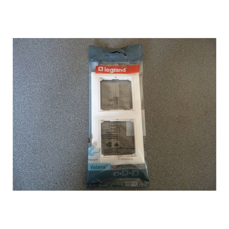 694241 VALENA Рамка 2 поста горизонтальная белая (LEGRAND)*  во Владимире